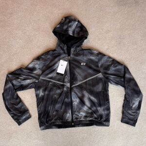 Nike Womens L Black and Gray Repel Running Jacket - NWT